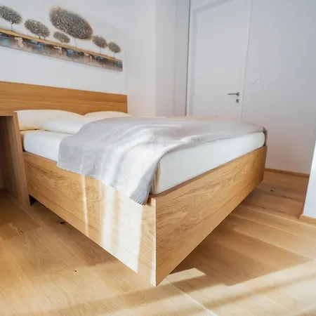 Bor In Bor Luxury With Sauna & Garden - Apartment *